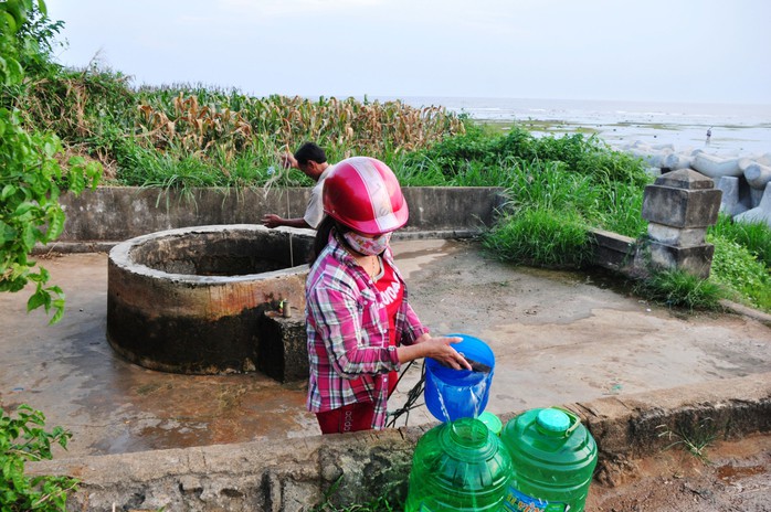 Nước giếng Xó La thanh mát quanh năm Nước giếng Xó La thanh mát quanh năm
