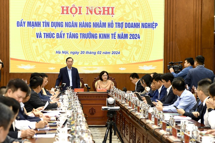 Tại Hội nghị trực tuyến đẩy mạnh tín dụng ngân hàng năm 2024, lãnh đạo Ngân hàng Nhà nước chỉ đạo cấp vốn cho các lĩnh vực ưu tiên Tại Hội nghị trực tuyến đẩy mạnh tín dụng ngân hàng năm 2024, lãnh đạo Ngân hàng Nhà nước chỉ đạo cấp vốn cho các lĩnh vực ưu tiên