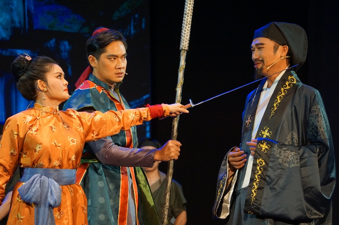 Kịch "chêm" bài ca, không phải là nhạc kịch!- Ảnh 1. Kịch "chêm" bài ca, không phải là nhạc kịch!- Ảnh 1.