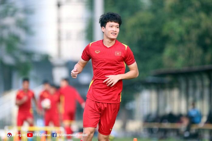 Danh hiệu Quả Bóng Vàng 2023: Hoàng Đức được tiếp sức- Ảnh 1. Danh hiệu Quả Bóng Vàng 2023: Hoàng Đức được tiếp sức- Ảnh 1.