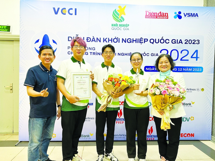 Nghiên cứu khoa học trong sinh viên là nền tảng khởi nghiệp- Ảnh 1.