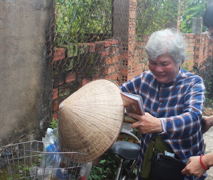 Người già mong mỏi sớm giảm độ tuổi hưởng trợ cấp hưu trí xã hội- Ảnh 1. Người già mong mỏi sớm giảm độ tuổi hưởng trợ cấp hưu trí xã hội- Ảnh 1.