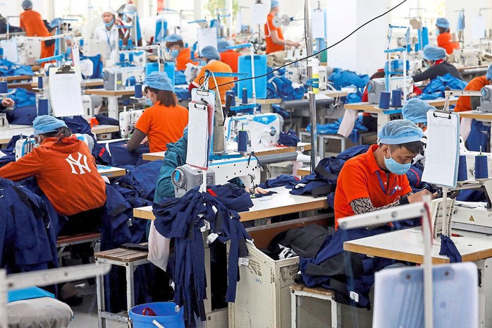 Một nhà máy may mặc xuất khẩu ở tỉnh Hưng YênẢnh: Reuters Một nhà máy may mặc xuất khẩu ở tỉnh Hưng YênẢnh: Reuters