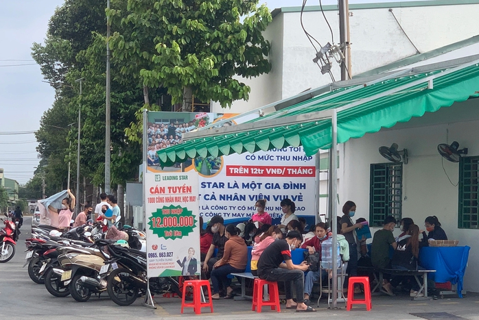 Hình ảnh quen thuộc ở Bình Dương ngay sau Tết - Ảnh 3. Hình ảnh quen thuộc ở Bình Dương ngay sau Tết - Ảnh 3.