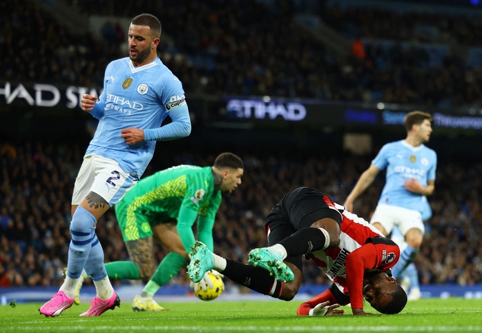 Haaland lập kỷ lục Ngoại hạng Anh, Man City tái chiếm ngôi nhì bảng- Ảnh 2. Haaland lập kỷ lục Ngoại hạng Anh, Man City tái chiếm ngôi nhì bảng- Ảnh 2.