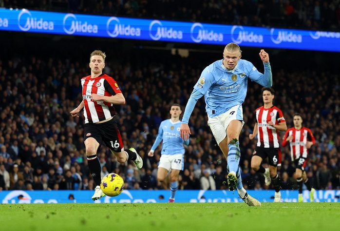 Haaland lập kỷ lục Ngoại hạng Anh, Man City tái chiếm ngôi nhì bảng- Ảnh 4. Haaland lập kỷ lục Ngoại hạng Anh, Man City tái chiếm ngôi nhì bảng- Ảnh 4.
