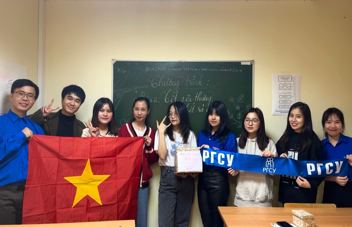 "Xuân sum vầy - Tết sẻ chia": Tết xa nhưng vẫn đậm tình quê- Ảnh 2. "Xuân sum vầy - Tết sẻ chia": Tết xa nhưng vẫn đậm tình quê- Ảnh 2.