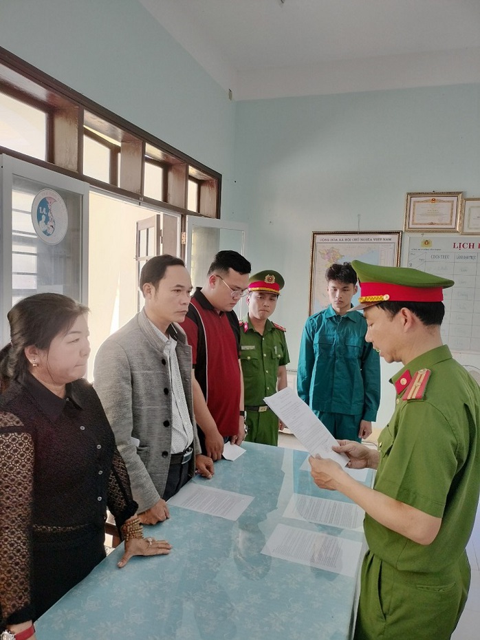 Lý do 1 nhân viên ngân hàng ở Quảng Nam bị bắt giam- Ảnh 1. Lý do 1 nhân viên ngân hàng ở Quảng Nam bị bắt giam- Ảnh 1.