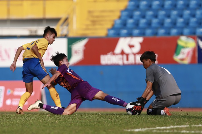 Giải U19 Quốc gia: Bình Dương và PVF thắng sát nút ngày khai mạc- Ảnh 1. Giải U19 Quốc gia: Bình Dương và PVF thắng sát nút ngày khai mạc- Ảnh 1.