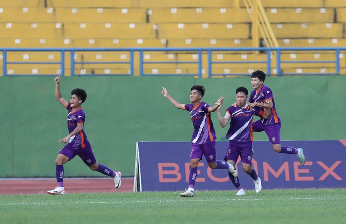 Giải U19 Quốc gia: Bình Dương và PVF thắng sát nút ngày khai mạc- Ảnh 2. Giải U19 Quốc gia: Bình Dương và PVF thắng sát nút ngày khai mạc- Ảnh 2.