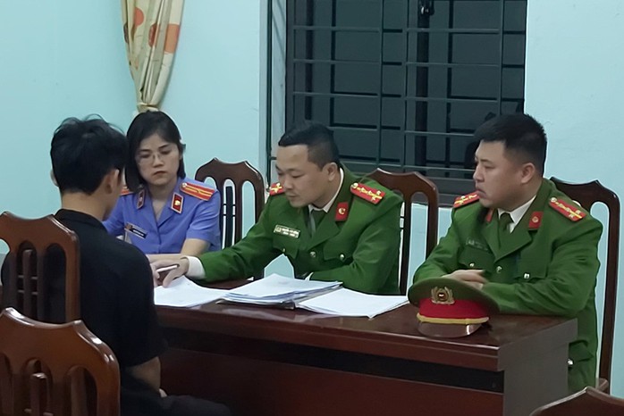 Bị khởi tố vì cho bạn nhậu mượn xe máy dẫn đến tai nạn 2 người chết- Ảnh 1.