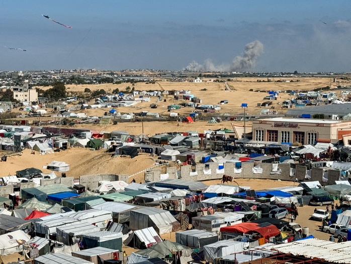 Một khu lều trại của người Palestine tại TP Rafah ở Dải Gaza hôm 22-2 Ảnh: Reuters Một khu lều trại của người Palestine tại TP Rafah ở Dải Gaza hôm 22-2 Ảnh: Reuters