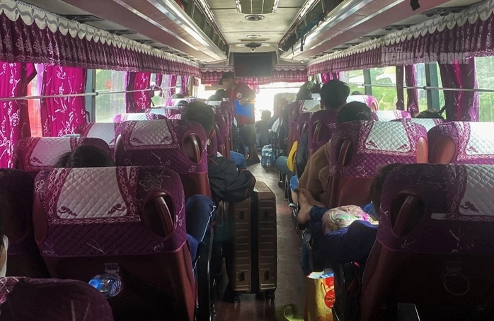 Nhiều hành khách "tố" bị nhà xe bỏ rơi, cơ quan chức năng vào cuộc- Ảnh 2. Nhiều hành khách "tố" bị nhà xe bỏ rơi, cơ quan chức năng vào cuộc- Ảnh 2.