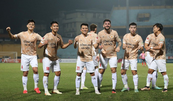 Vòng 10 V-League 2023-2024: Hấp dẫn đua ngôi đầu- Ảnh 3. Vòng 10 V-League 2023-2024: Hấp dẫn đua ngôi đầu- Ảnh 3.