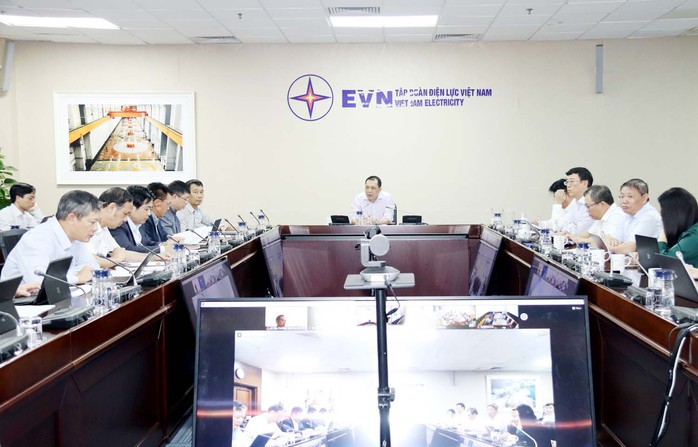 Lãnh đạo EVN họp với các nhà thầu để đẩy nhanh tiến độ dự án Lãnh đạo EVN họp với các nhà thầu để đẩy nhanh tiến độ dự án