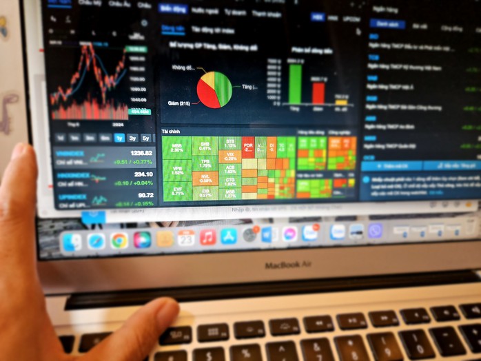 Cổ phiếu ngân hàng có giúp VN-Index vượt 1.300 điểm?- Ảnh 1. Cổ phiếu ngân hàng có giúp VN-Index vượt 1.300 điểm?- Ảnh 1.