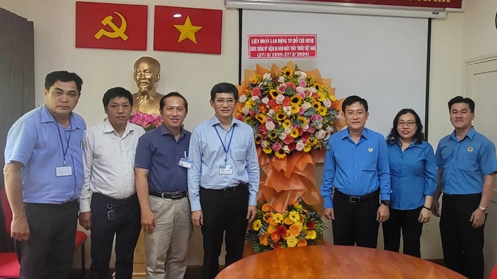 LĐLĐ TP HCM chúc mừng các y, bác sĩ nhân Ngày Thầy thuốc Việt Nam- Ảnh 2. LĐLĐ TP HCM chúc mừng các y, bác sĩ nhân Ngày Thầy thuốc Việt Nam- Ảnh 2.