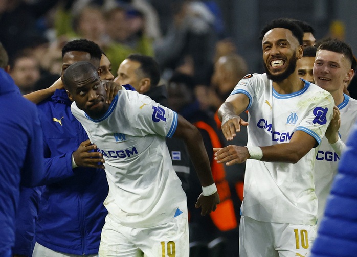 AC Milan vào vòng 1/8, Europa League nóng bỏng màn ngược dòng- Ảnh 8. AC Milan vào vòng 1/8, Europa League nóng bỏng màn ngược dòng- Ảnh 8.
