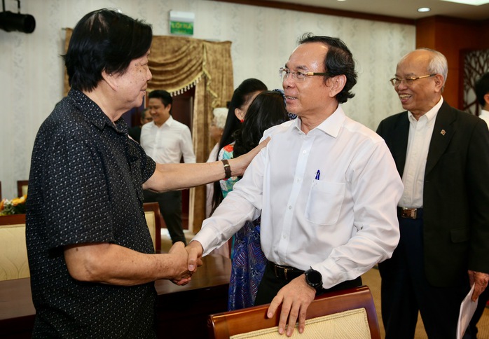 NSND Trọng Hữu lý giải vì sao thế hệ vàng sân khấu cải lương vẫn còn ăn khách?- Ảnh 2. NSND Trọng Hữu lý giải vì sao thế hệ vàng sân khấu cải lương vẫn còn ăn khách?- Ảnh 2.