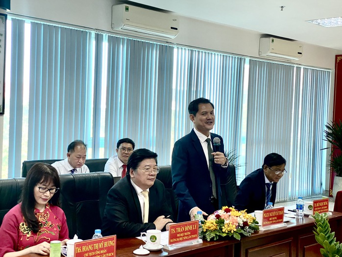 Bộ trưởng Nguyễn Kim Sơn: Trường ĐH Nông lâm TP HCM cần lấy lợi thế làm chiến lược phát triển- Ảnh 1. Bộ trưởng Nguyễn Kim Sơn: Trường ĐH Nông lâm TP HCM cần lấy lợi thế làm chiến lược phát triển- Ảnh 1.