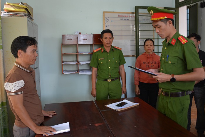 Công an Quảng Nam bắt 2 kẻ lừa đảo- Ảnh 1. Công an Quảng Nam bắt 2 kẻ lừa đảo- Ảnh 1.