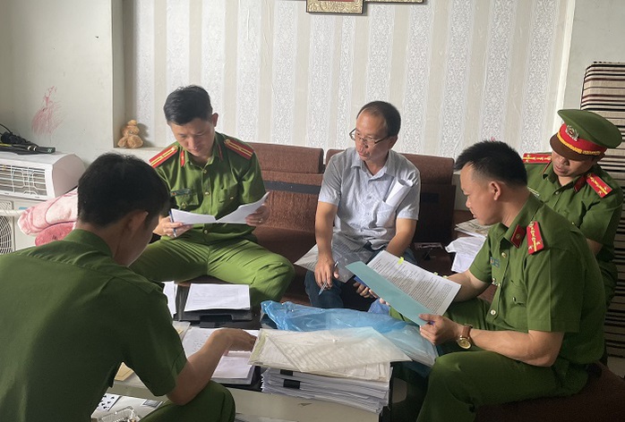 Công an Quảng Nam bắt 2 kẻ lừa đảo- Ảnh 2. Công an Quảng Nam bắt 2 kẻ lừa đảo- Ảnh 2.