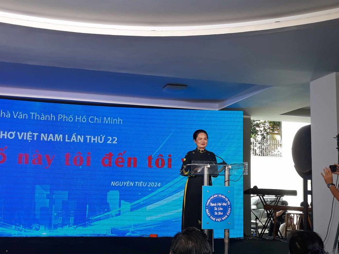 TP HCM: Khai mạc Ngày thơ Việt Nam 2024- Ảnh 1. TP HCM: Khai mạc Ngày thơ Việt Nam 2024- Ảnh 1.