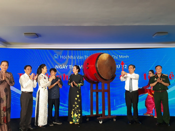 TP HCM: Khai mạc Ngày thơ Việt Nam 2024- Ảnh 3. TP HCM: Khai mạc Ngày thơ Việt Nam 2024- Ảnh 3.