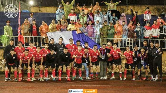 V-League 2023-2024: HLV Kiatisuk muốn học trò ghi điểm để lên tuyển- Ảnh 2. V-League 2023-2024: HLV Kiatisuk muốn học trò ghi điểm để lên tuyển- Ảnh 2.