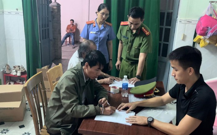 Bắt tạm giam người đại diện một công ty bất động sản ở Quảng Nam- Ảnh 1. Bắt tạm giam người đại diện một công ty bất động sản ở Quảng Nam- Ảnh 1.