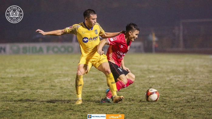 V-League 2023-2024: HLV Kiatisuk muốn học trò ghi điểm để lên tuyển- Ảnh 3. V-League 2023-2024: HLV Kiatisuk muốn học trò ghi điểm để lên tuyển- Ảnh 3.