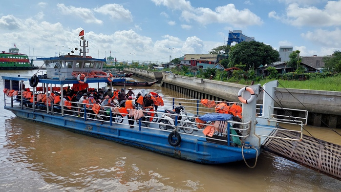 Về nơi nước chảy chia hai- Ảnh 1. Về nơi nước chảy chia hai- Ảnh 1.