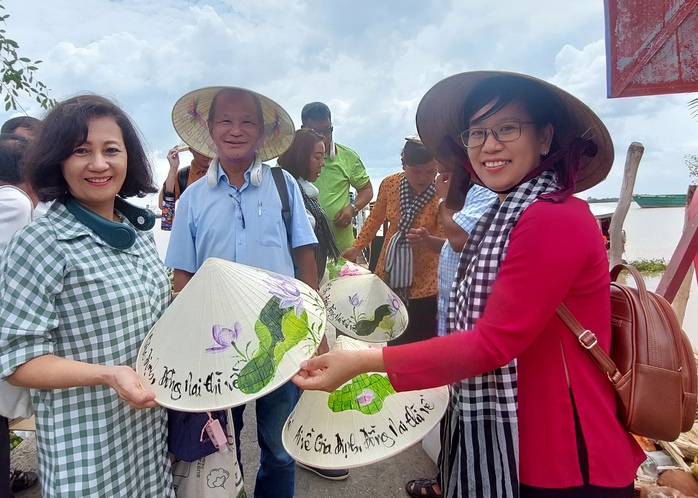 Về nơi nước chảy chia hai- Ảnh 5. Về nơi nước chảy chia hai- Ảnh 5.