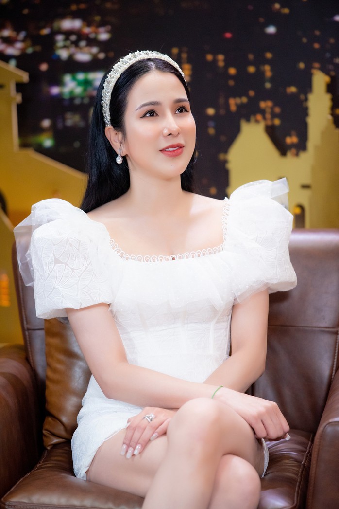 Diệp Lâm Anh gọi tên chồng cũ lúc nửa đêm- Ảnh 4. Diệp Lâm Anh gọi tên chồng cũ lúc nửa đêm- Ảnh 4.