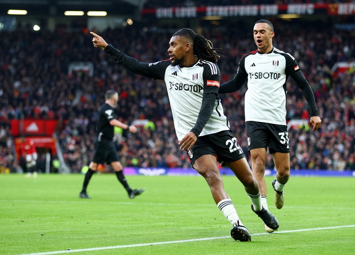 Man United đứt mạch bất bại, Man City dọa chiếm ngôi đầu- Ảnh 4. Man United đứt mạch bất bại, Man City dọa chiếm ngôi đầu- Ảnh 4.