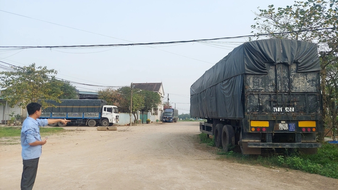 Quảng Trị: Sẽ lắp biển báo hạn chế tải trọng các xe vào khu dân cư mà dân phản ánh- Ảnh 1. Quảng Trị: Sẽ lắp biển báo hạn chế tải trọng các xe vào khu dân cư mà dân phản ánh- Ảnh 1.