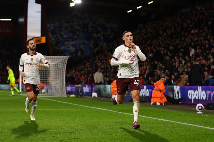 Ederson lập kỳ tích, Pep Guardiola lại khen... Phil Foden hết lời- Ảnh 5.