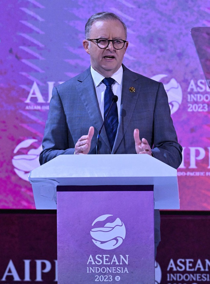 Thủ tướng Úc Anthony Albanese phát biểu tại Diễn đàn ASEAN - Ấn Độ Dương - Thái Bình Dương (AIPF) ở thủ đô Jakarta - Indonesia hồi tháng 9-2023 Ảnh: REUTERS Thủ tướng Úc Anthony Albanese phát biểu tại Diễn đàn ASEAN - Ấn Độ Dương - Thái Bình Dương (AIPF) ở thủ đô Jakarta - Indonesia hồi tháng 9-2023 Ảnh: REUTERS