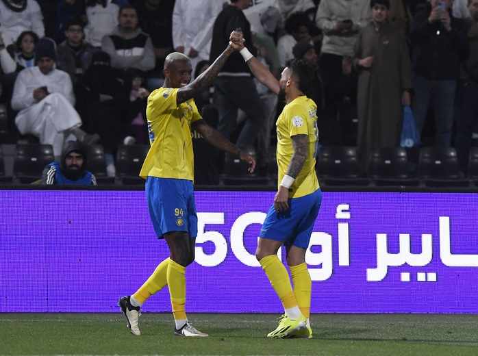 Ronaldo ghi bàn và có hành động phản cảm khi Al-Nassr thắng- Ảnh 3. Ronaldo ghi bàn và có hành động phản cảm khi Al-Nassr thắng- Ảnh 3.