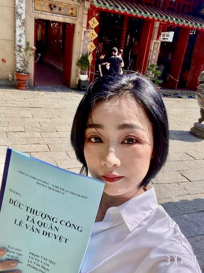 Đại Nghĩa, Đình Toàn, Mỹ Duyên xúc động trong ngày viếng Lẵng Đại Nghĩa, Đình Toàn, Mỹ Duyên xúc động trong ngày viếng Lẵng