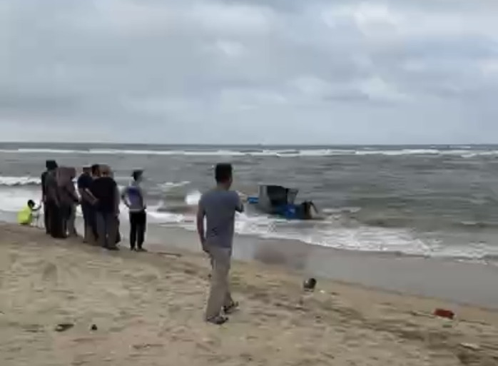 Hai người mất tích trên vùng biển TP Huế- Ảnh 1. Hai người mất tích trên vùng biển TP Huế- Ảnh 1.