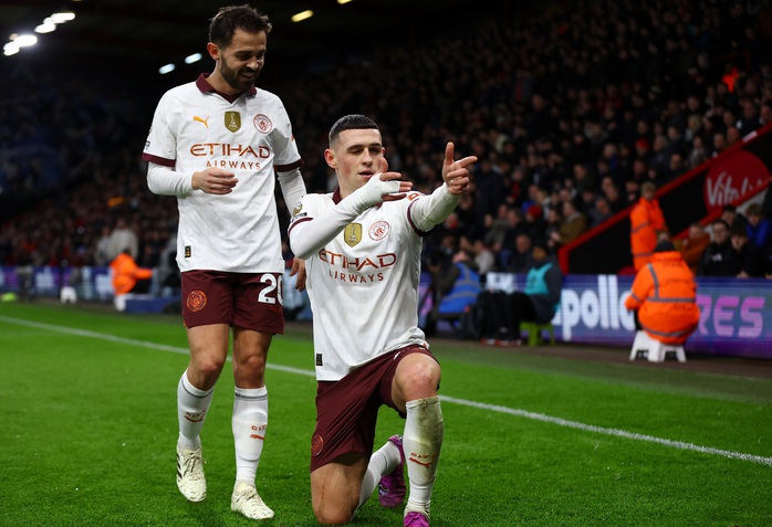 Ederson lập kỳ tích, Pep Guardiola lại khen... Phil Foden hết lời- Ảnh 1.