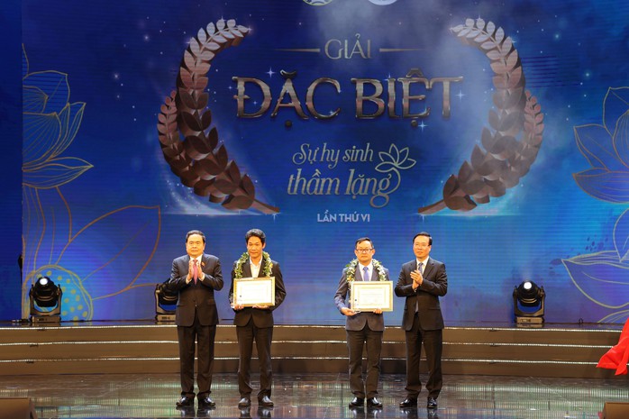 69 NĂM NGÀY THẦY THUỐC VIỆT NAM (27.2.1955-27.2.2024): Tôn vinh những cống hiến, hy sinh thầm lặng- Ảnh 1. 69 NĂM NGÀY THẦY THUỐC VIỆT NAM (27.2.1955-27.2.2024): Tôn vinh những cống hiến, hy sinh thầm lặng- Ảnh 1.