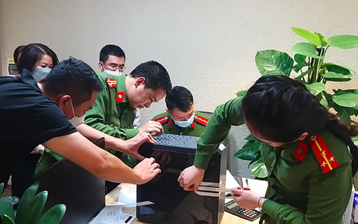 Chuyển Bộ Quốc phòng điều tra 1 quân nhân giúp cựu chủ tịch FLC Trịnh Văn Quyết lừa đảo- Ảnh 1. Chuyển Bộ Quốc phòng điều tra 1 quân nhân giúp cựu chủ tịch FLC Trịnh Văn Quyết lừa đảo- Ảnh 1.