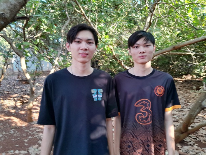 Chia sẻ của 2 anh em song sinh viết đơn tình nguyện nhập ngũ- Ảnh 2. Chia sẻ của 2 anh em song sinh viết đơn tình nguyện nhập ngũ- Ảnh 2.