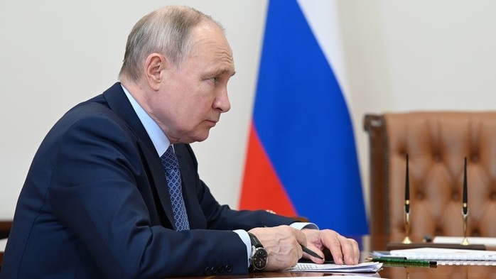 Tổng thống Nga Vladimir Putin đã ký sắc lệnh khôi phục các Quân khu Moscow và Leningrad. Ảnh: Sputnik Tổng thống Nga Vladimir Putin đã ký sắc lệnh khôi phục các Quân khu Moscow và Leningrad. Ảnh: Sputnik