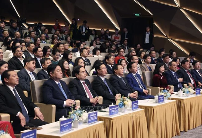 Chữa bệnh cứu người là hành trình không có điểm dừng- Ảnh 2. Chữa bệnh cứu người là hành trình không có điểm dừng- Ảnh 2.