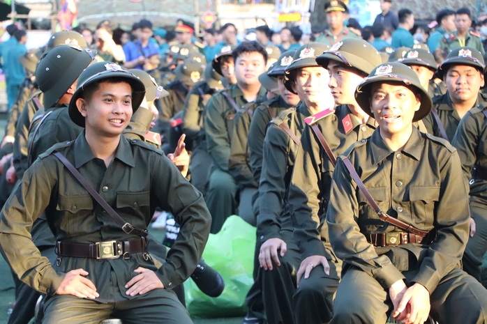 Náo nức ngày hội giao quân- Ảnh 15.