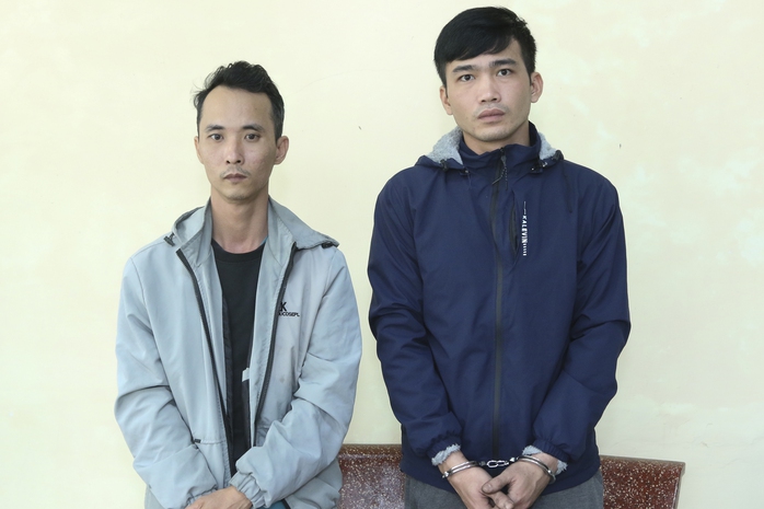 Hai người đàn ông giấu ma túy trái phép trong bệnh viện ở Quảng Bình- Ảnh 1. Hai người đàn ông giấu ma túy trái phép trong bệnh viện ở Quảng Bình- Ảnh 1.