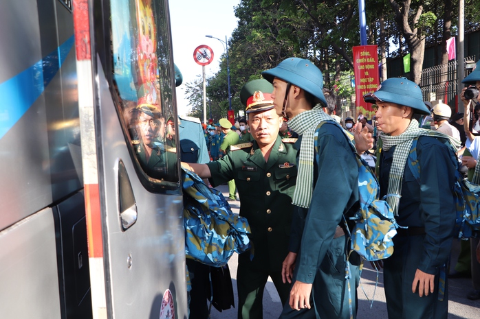 Náo nức ngày hội giao quân- Ảnh 20.